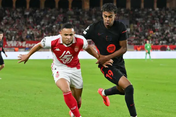 特尔施特根在欧冠联赛中遭遇灾难!巴塞罗那以1-2输给摩纳哥